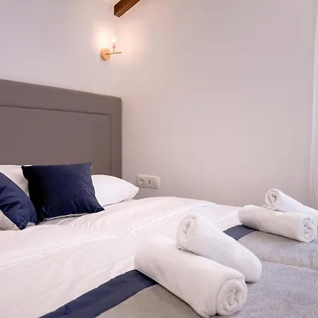 Downtown Escape - Hvar